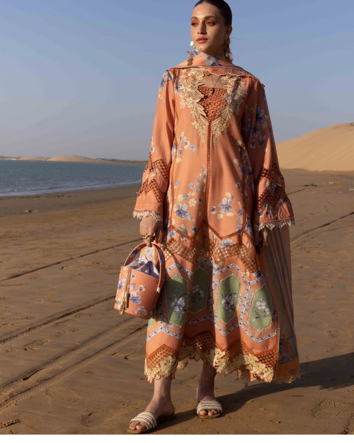 Crimson lawn under the tuscan love D1A