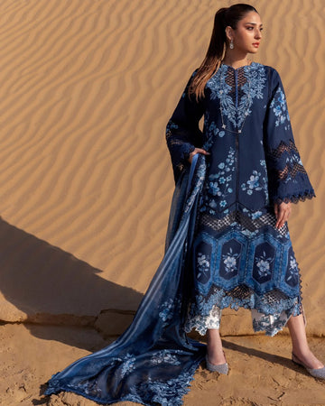 Crimson lawn under the tuscan love D1B