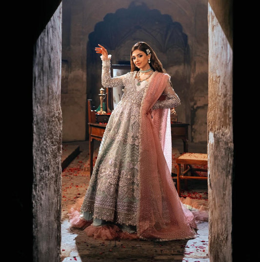 Maryam Hussain wedding collection roashan
